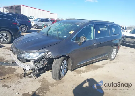 2017 Chrysler Pacifica Touring-L z USA, uszkodzony, nr VIN 2C4RC1BG4HR794551